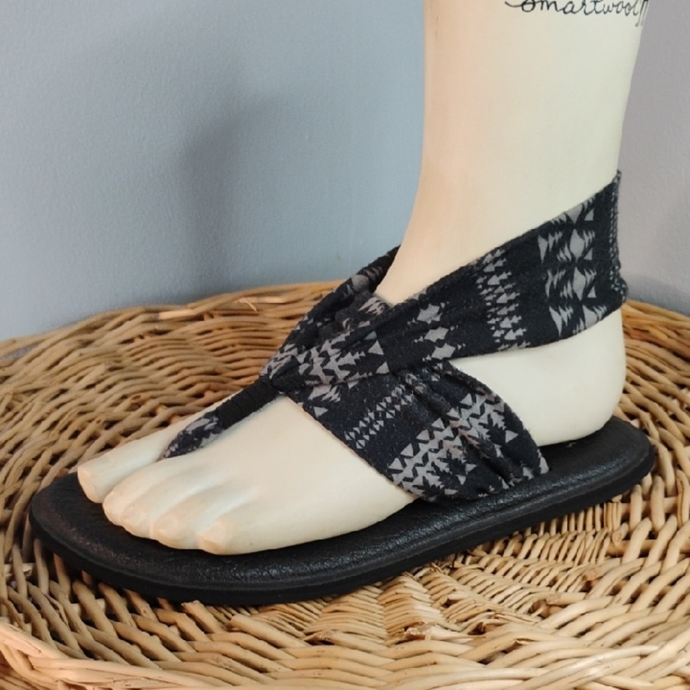 SANUK Back Gray Thong Women's Yoga Sandals